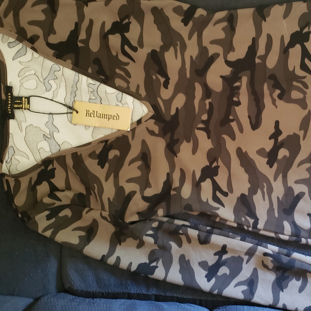 Ladies "Revamped" large  camo stretchy dress/shirt